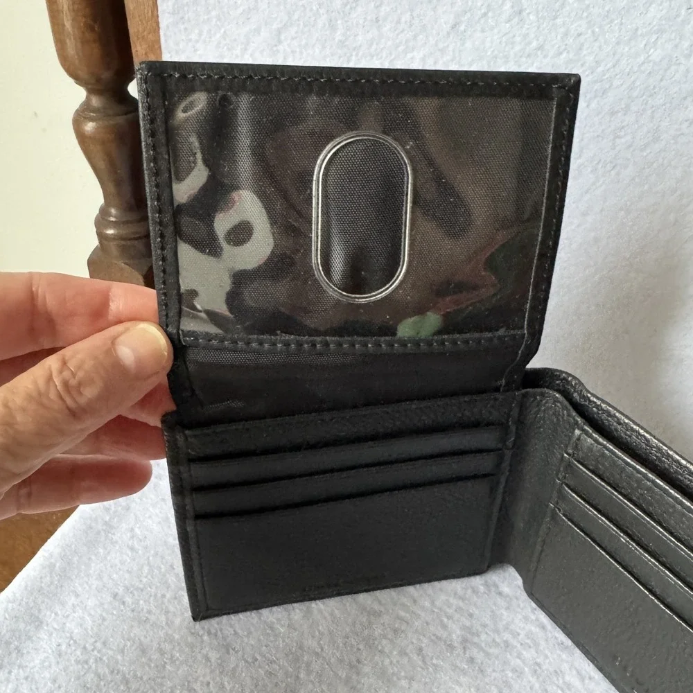 Covington Men's Black Pebbled Leather Bifold Wallet, ID and Card Slots, Billfold